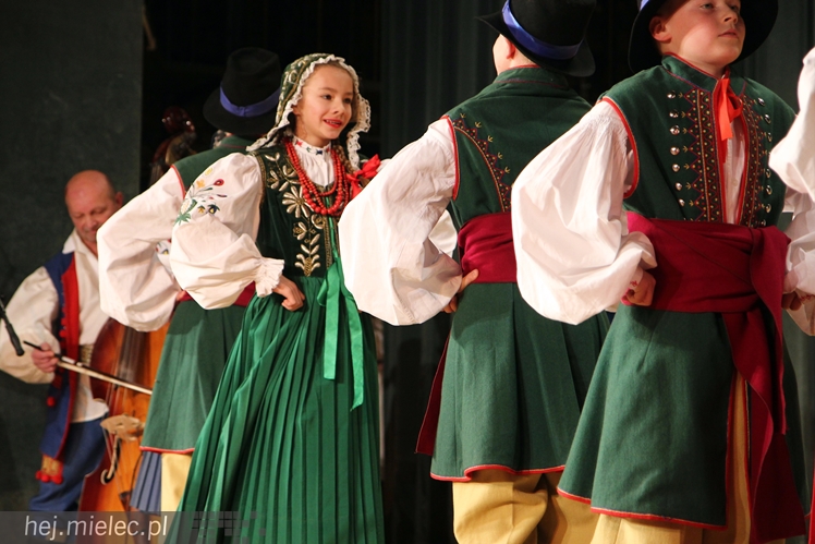 XIV Przegląd Zespołów Tanecznych PASIKONIK 2015. Dzień 1