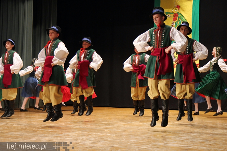 XIV Przegląd Zespołów Tanecznych PASIKONIK 2015. Dzień 1
