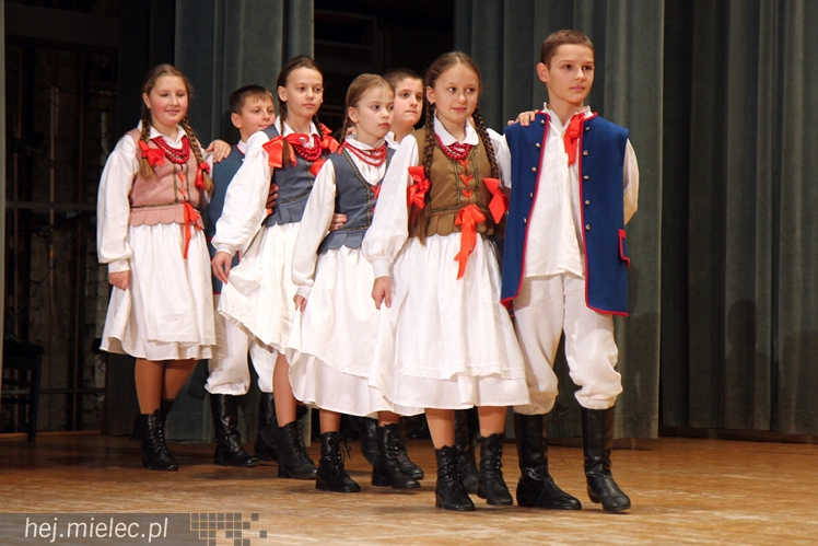 XIV Przegląd Zespołów Tanecznych PASIKONIK 2015. Dzień 1