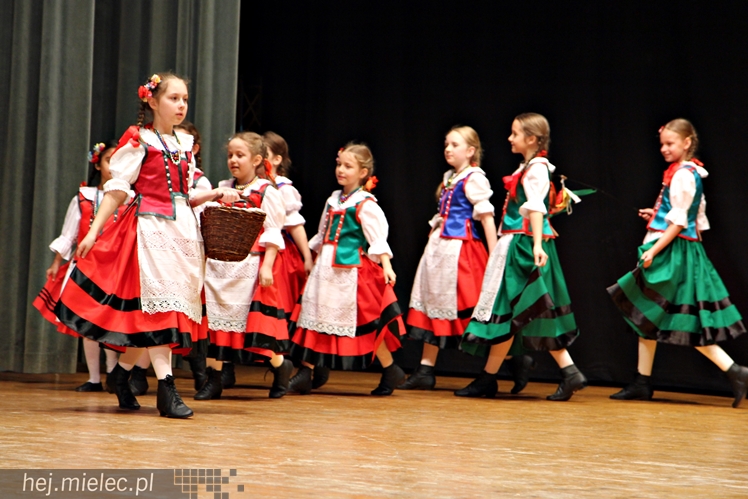 XIV Przegląd Zespołów Tanecznych PASIKONIK 2015. Dzień 1