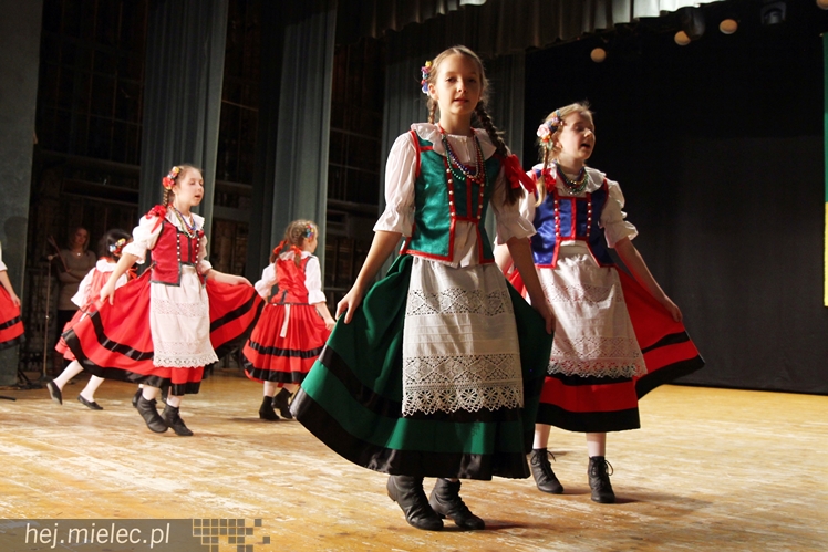 XIV Przegląd Zespołów Tanecznych PASIKONIK 2015. Dzień 1