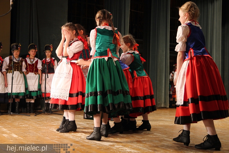 XIV Przegląd Zespołów Tanecznych PASIKONIK 2015. Dzień 1