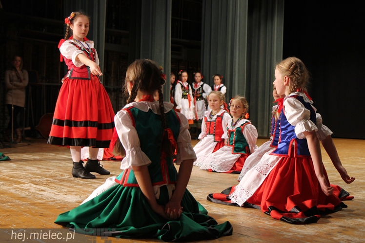 XIV Przegląd Zespołów Tanecznych PASIKONIK 2015. Dzień 1