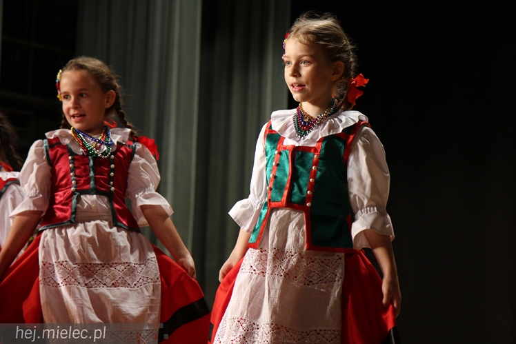 XIV Przegląd Zespołów Tanecznych PASIKONIK 2015. Dzień 1