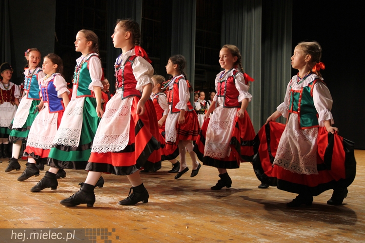 XIV Przegląd Zespołów Tanecznych PASIKONIK 2015. Dzień 1