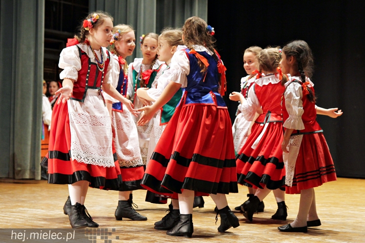 XIV Przegląd Zespołów Tanecznych PASIKONIK 2015. Dzień 1