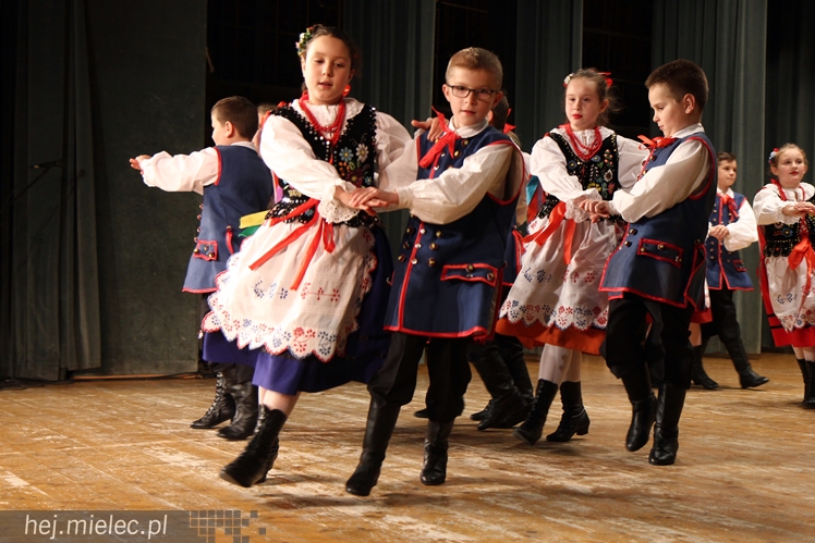 XIV Przegląd Zespołów Tanecznych PASIKONIK 2015. Dzień 1