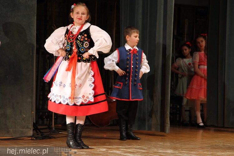 XIV Przegląd Zespołów Tanecznych PASIKONIK 2015. Dzień 1