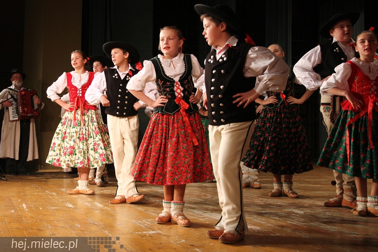 XIV Przegląd Zespołów Tanecznych PASIKONIK 2015. Dzień 1