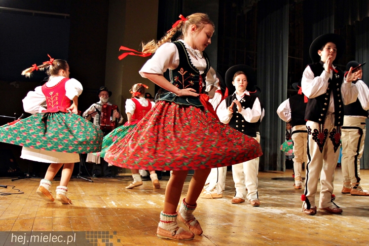 XIV Przegląd Zespołów Tanecznych PASIKONIK 2015. Dzień 1