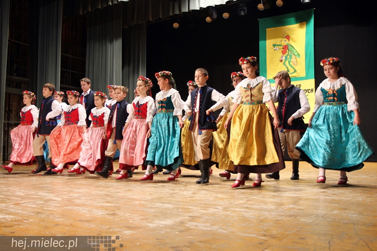 XIV Przegląd Zespołów Tanecznych PASIKONIK 2015. Dzień 1
