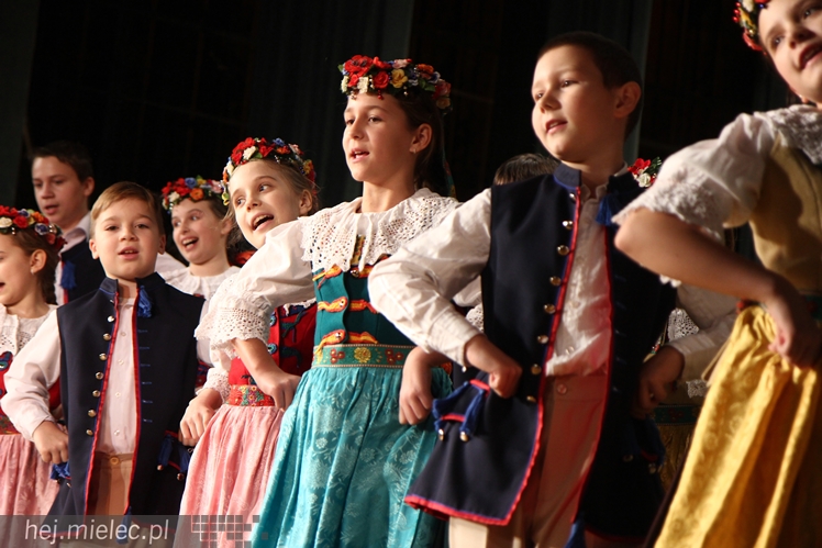 XIV Przegląd Zespołów Tanecznych PASIKONIK 2015. Dzień 1