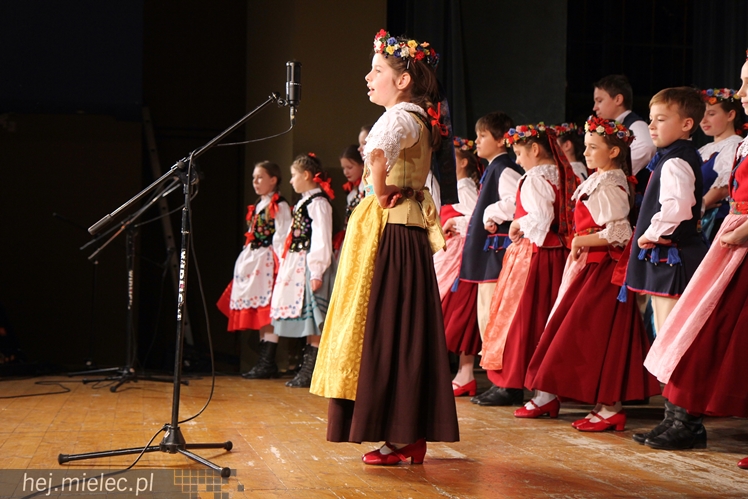 XIV Przegląd Zespołów Tanecznych PASIKONIK 2015. Dzień 1