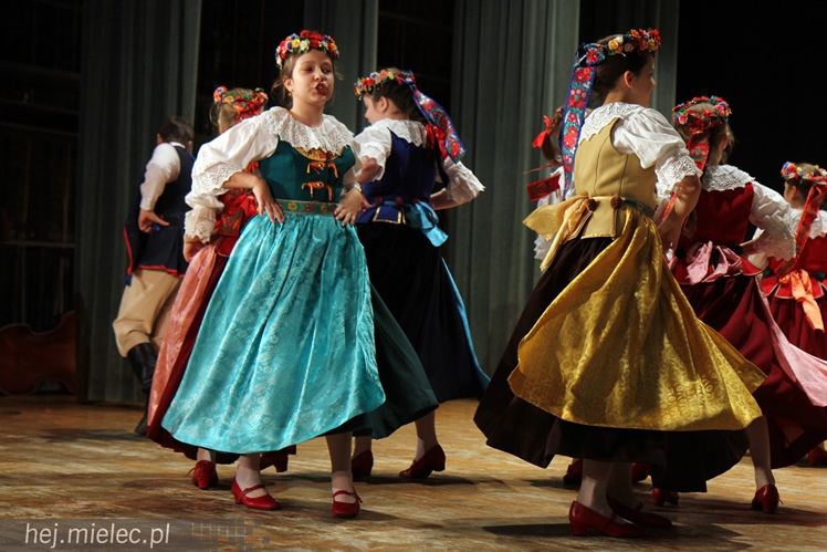 XIV Przegląd Zespołów Tanecznych PASIKONIK 2015. Dzień 1