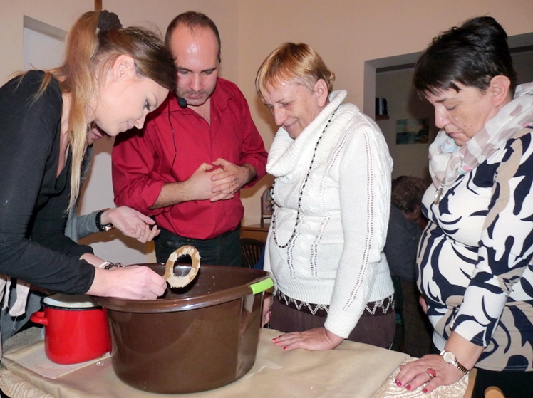 Zabawa Andrzejkowa w Środowiskowym Domu Samopomocy