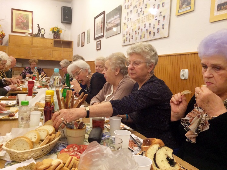 Andrzejkowe zabawy w ?Złotej Jesieni?