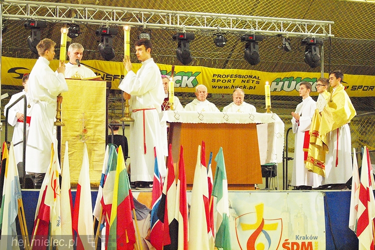 Tysiące młodych z Diecezji Tarnowskiej odwiedziło Mielec