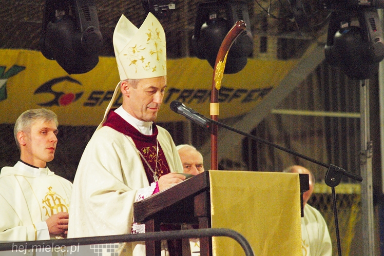 Tysiące młodych z Diecezji Tarnowskiej odwiedziło Mielec