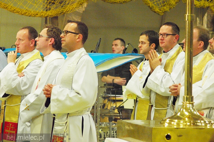 Tysiące młodych z Diecezji Tarnowskiej odwiedziło Mielec