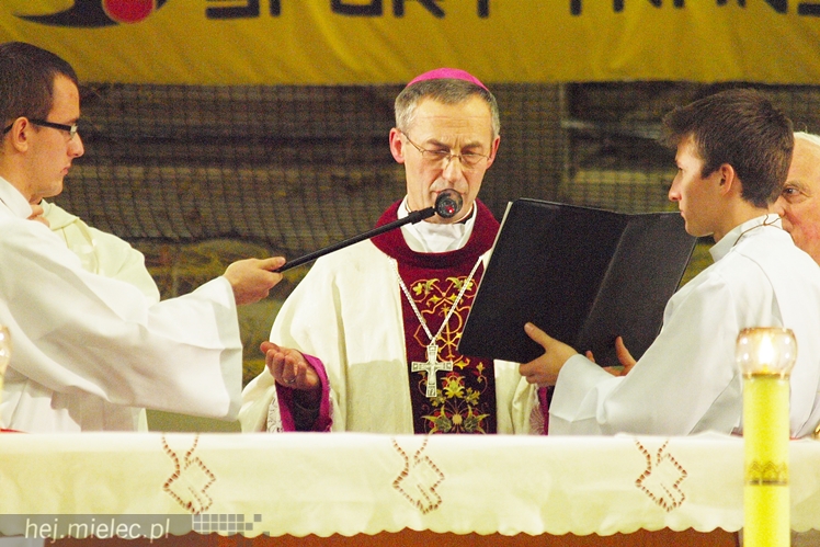 Tysiące młodych z Diecezji Tarnowskiej odwiedziło Mielec