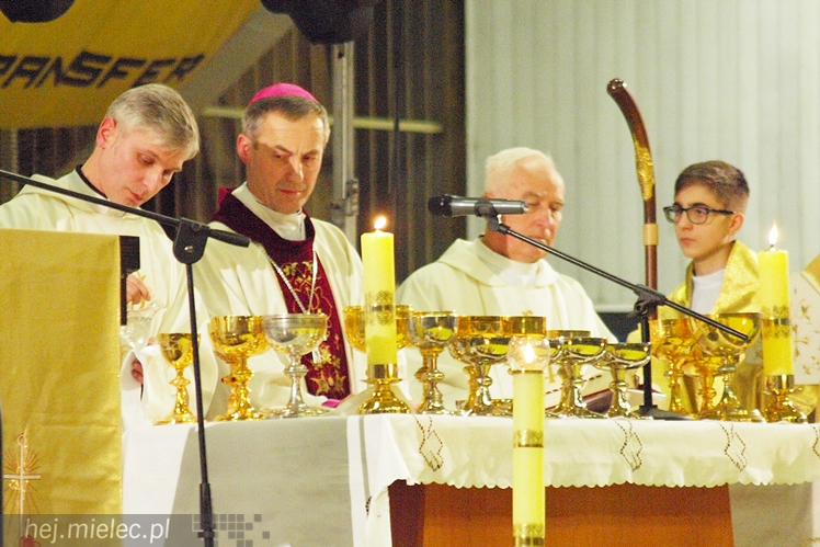 Tysiące młodych z Diecezji Tarnowskiej odwiedziło Mielec
