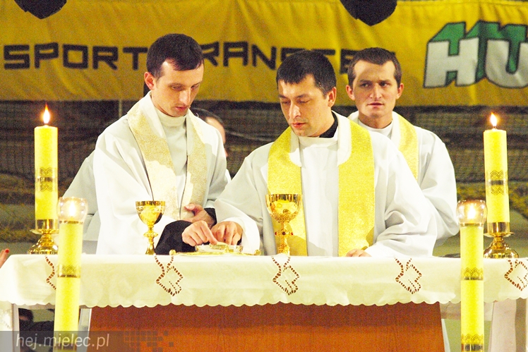 Tysiące młodych z Diecezji Tarnowskiej odwiedziło Mielec