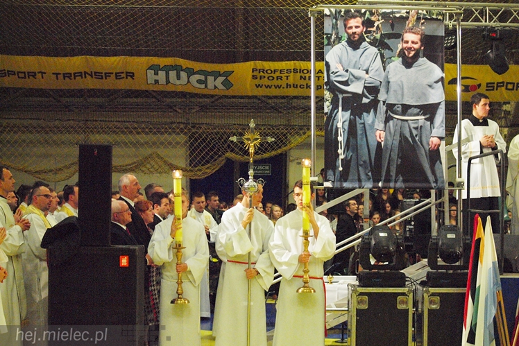 Tysiące młodych z Diecezji Tarnowskiej odwiedziło Mielec