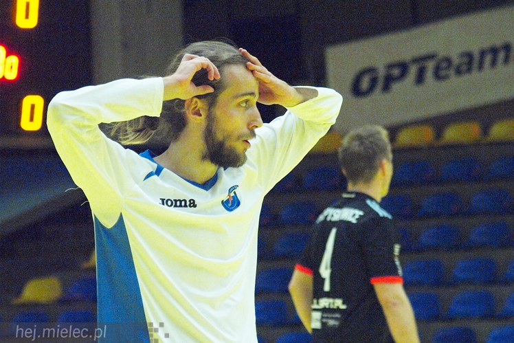 Zaklęta Hangar Arena? Futsalowcy ze Stali nie mogą się przełamać