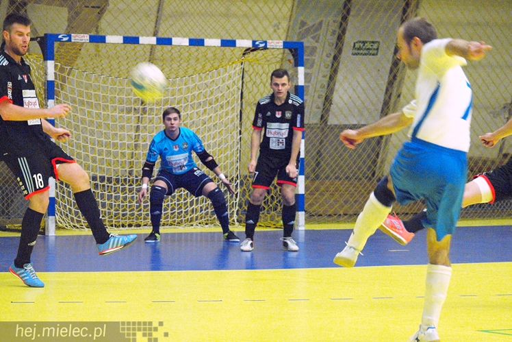 Zaklęta Hangar Arena? Futsalowcy ze Stali nie mogą się przełamać