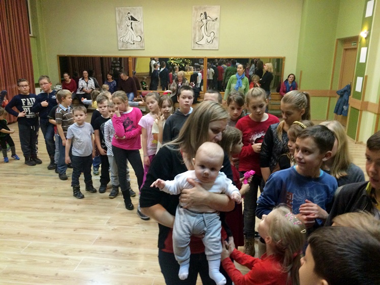 Mikołajkowa zabawa w Spółdzielczym Domu Kultury