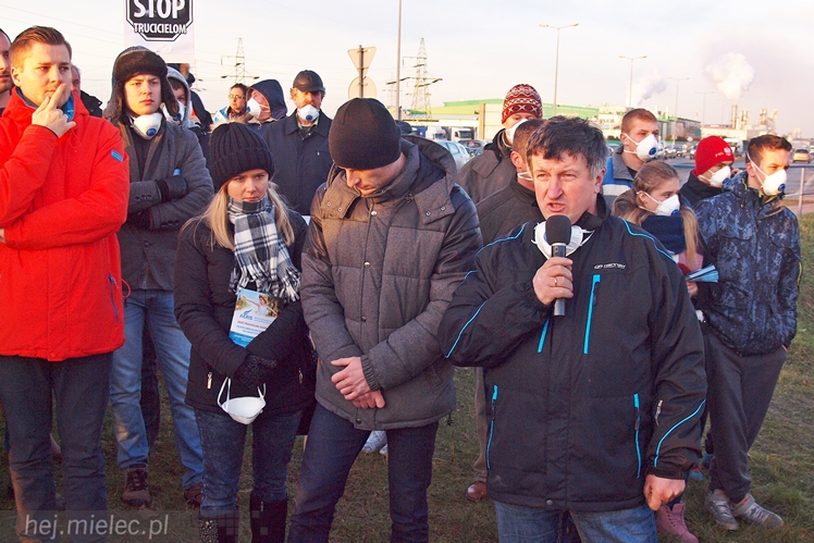 Kilkadziesiąt osób protestowało przeciwko zatruwania powietrza w Mielcu