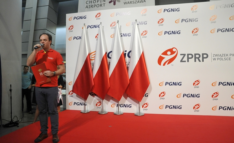 Piłkarki ręczne wróciły z MŚ: witała je premier Szydło i mielczanie z PGE Stali