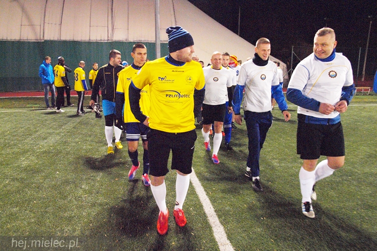 Mecz Wigilijny 2015: Kibice - Piłkarze 3:5