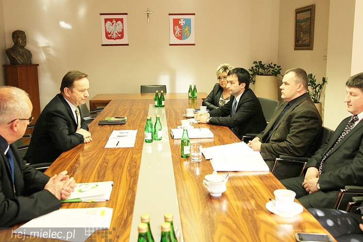 Obradował ?okrągły stół? w sprawie powietrza w Mielcu