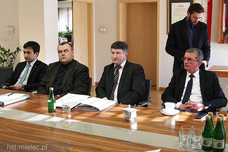Obradował ?okrągły stół? w sprawie powietrza w Mielcu