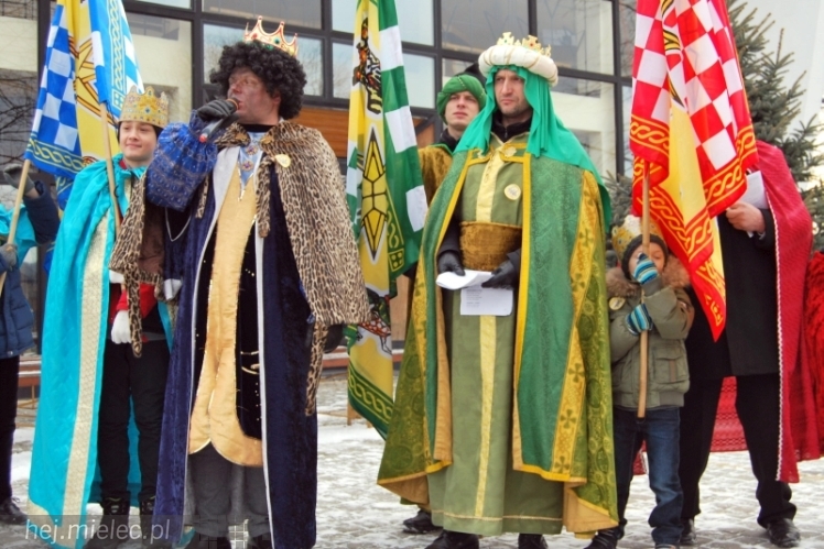 Kolorowy Orszak Trzech Króli przeszedł ulicami Partyni