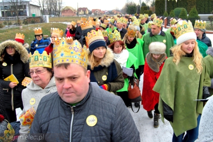 Kolorowy Orszak Trzech Króli przeszedł ulicami Partyni