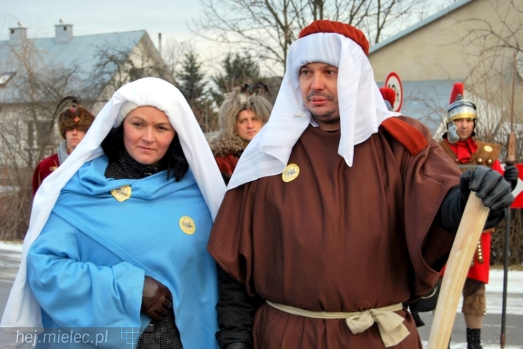 Kolorowy Orszak Trzech Króli przeszedł ulicami Partyni