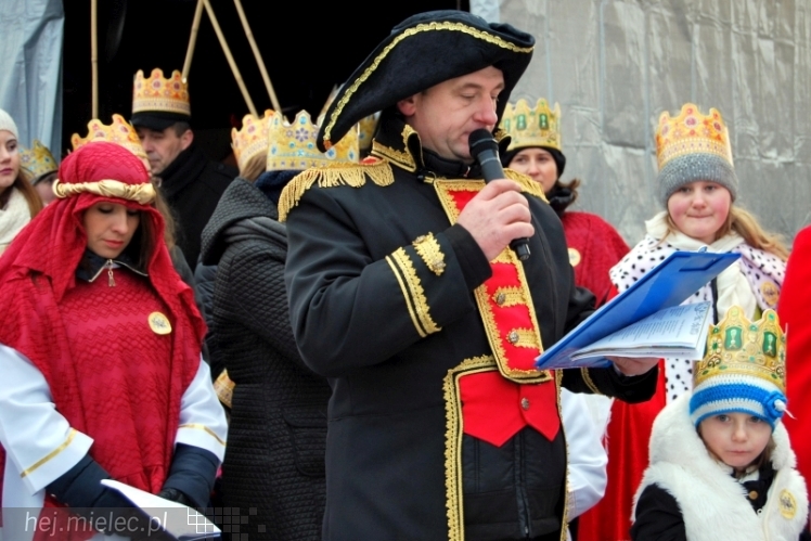 Kolorowy Orszak Trzech Króli przeszedł ulicami Partyni