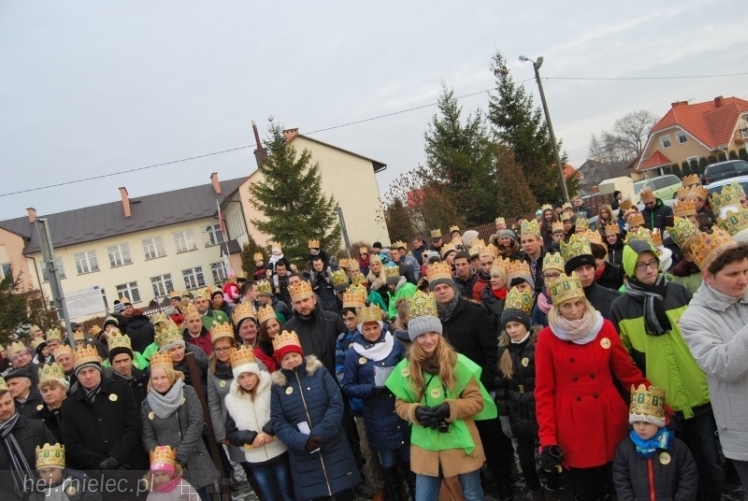Kolorowy Orszak Trzech Króli przeszedł ulicami Partyni