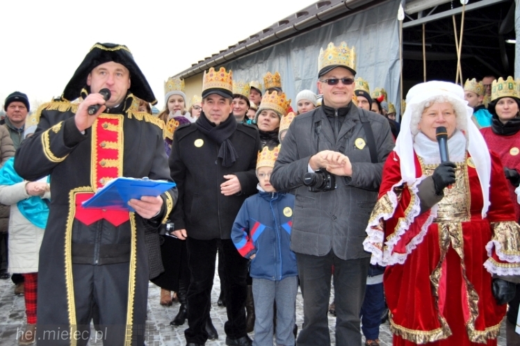 Kolorowy Orszak Trzech Króli przeszedł ulicami Partyni