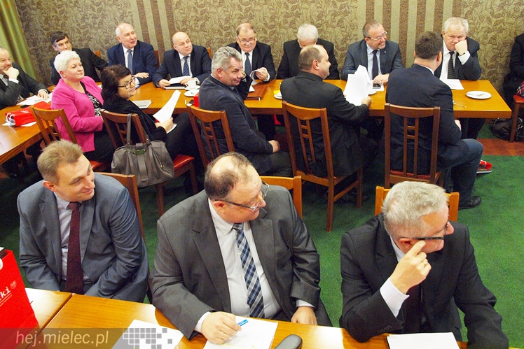 Starostowie z Podkarpacia zjechali do Mielca. Dyskutowali dużo o szpitalach