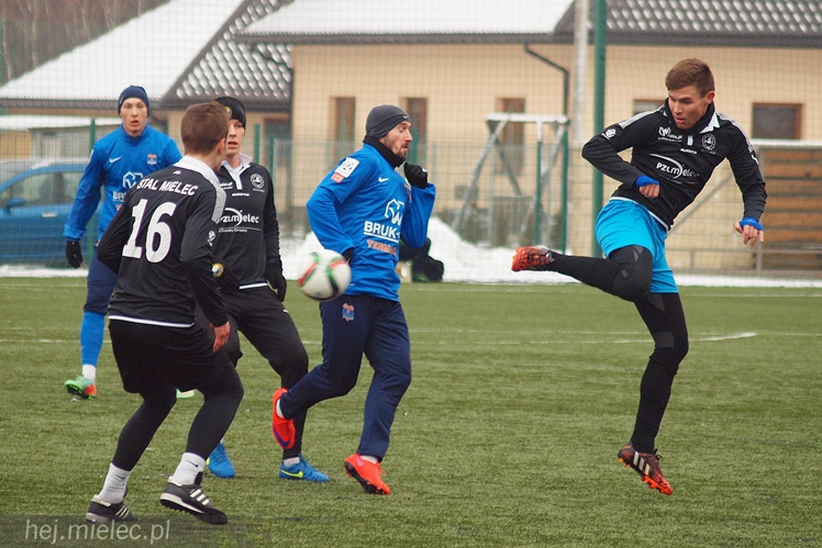 Sparingowe zwycięstwo FKS Stali