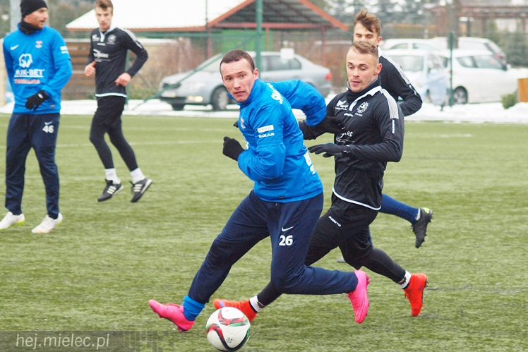 Sparingowe zwycięstwo FKS Stali