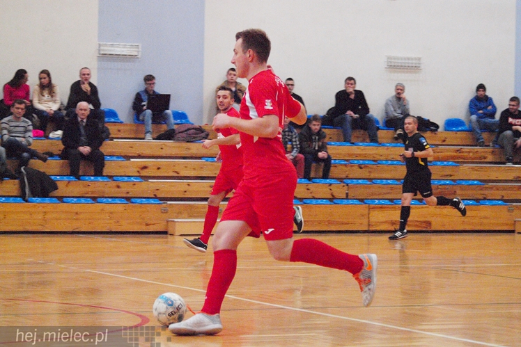 Horror futsalowy: wynik 3:3, bramki w ostatnich sekundach, usunięty trener