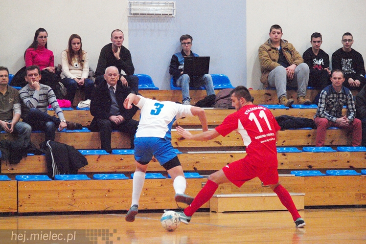 Horror futsalowy: wynik 3:3, bramki w ostatnich sekundach, usunięty trener