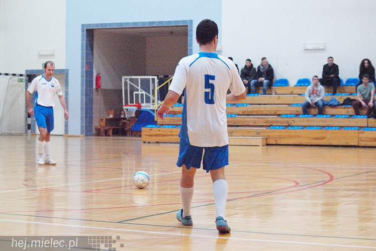Horror futsalowy: wynik 3:3, bramki w ostatnich sekundach, usunięty trener