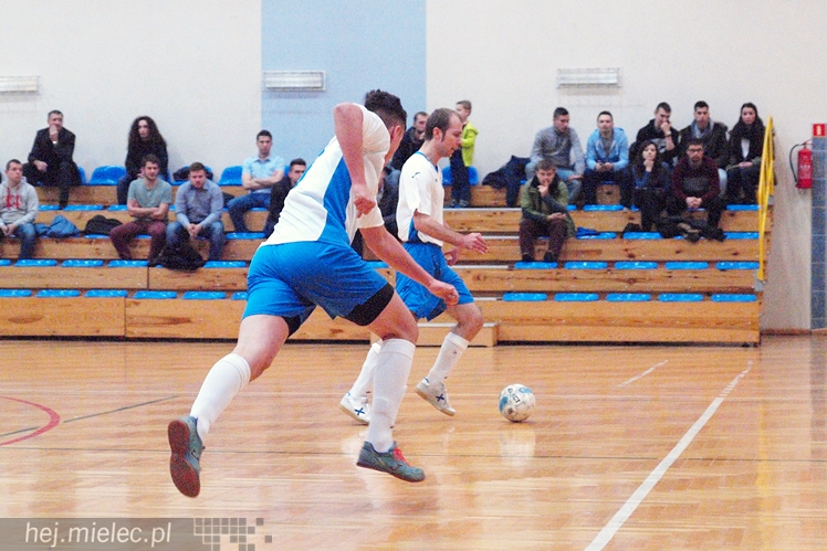 Horror futsalowy: wynik 3:3, bramki w ostatnich sekundach, usunięty trener