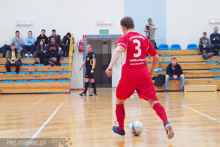 Horror futsalowy: wynik 3:3, bramki w ostatnich sekundach, usunięty trener