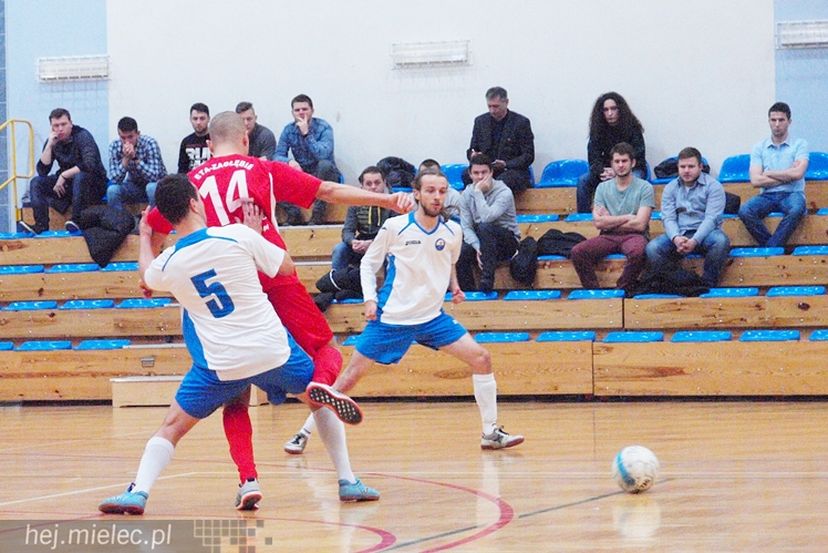 Horror futsalowy: wynik 3:3, bramki w ostatnich sekundach, usunięty trener